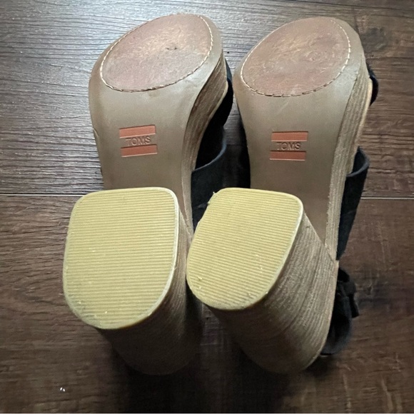 TOMS Black Suede Heels • Size 8 • Women - Picture 4 of 5